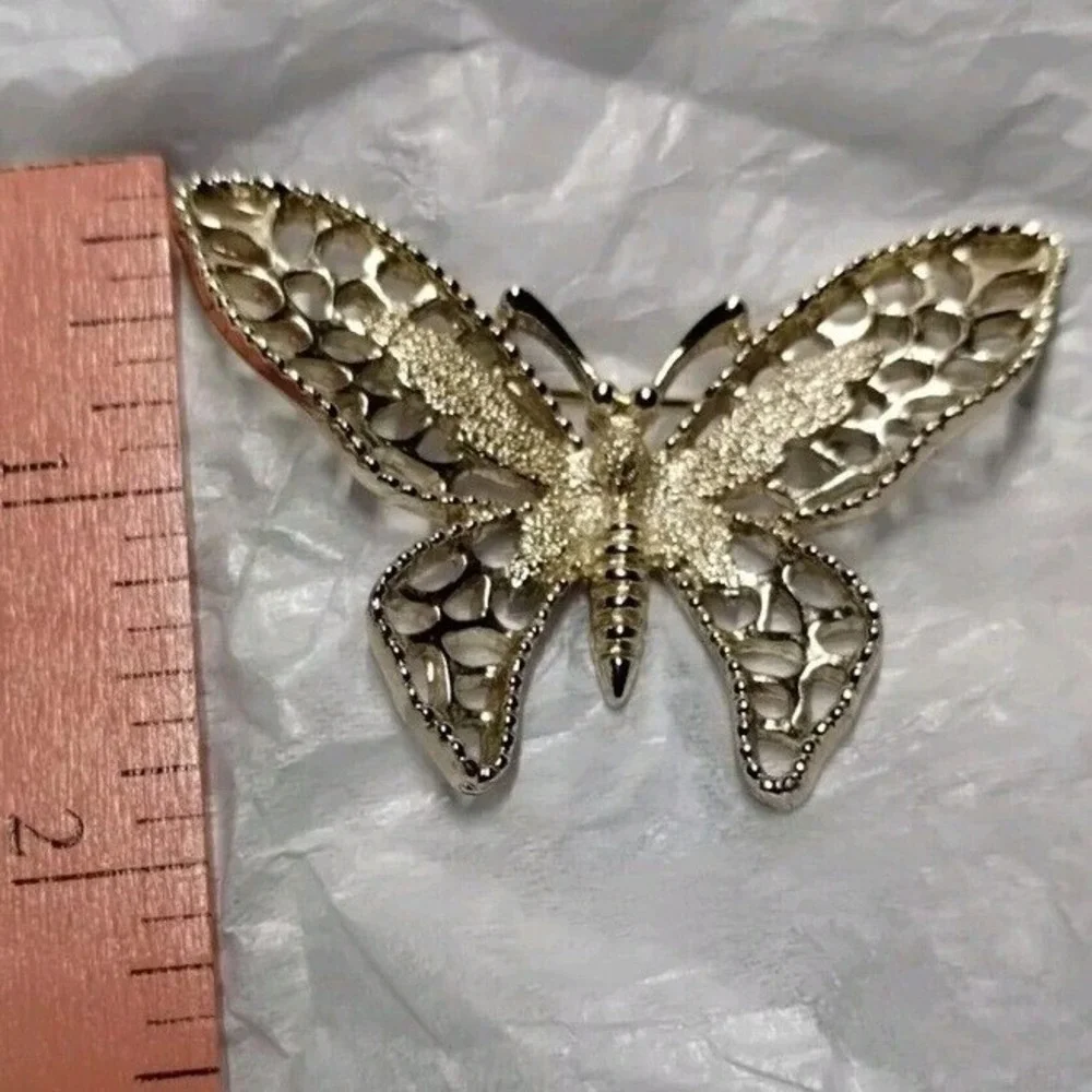 Sarabah Butterfly Brooch Pin Gold Tone Openwork Design Vintage Costume Jewelry‎